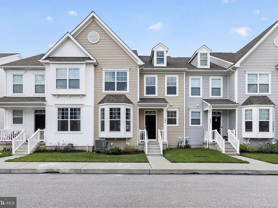 1st image of 604 Albion Pl