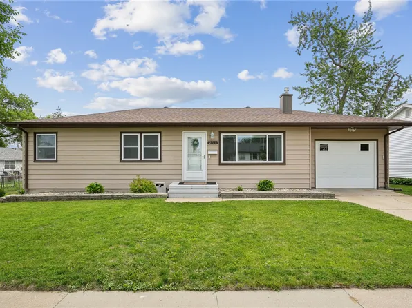 2713 Evelyn Dr SW, Cedar Rapids, IA 52404