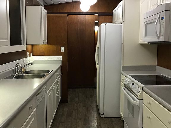 5th image of 870 Goodwin Ave