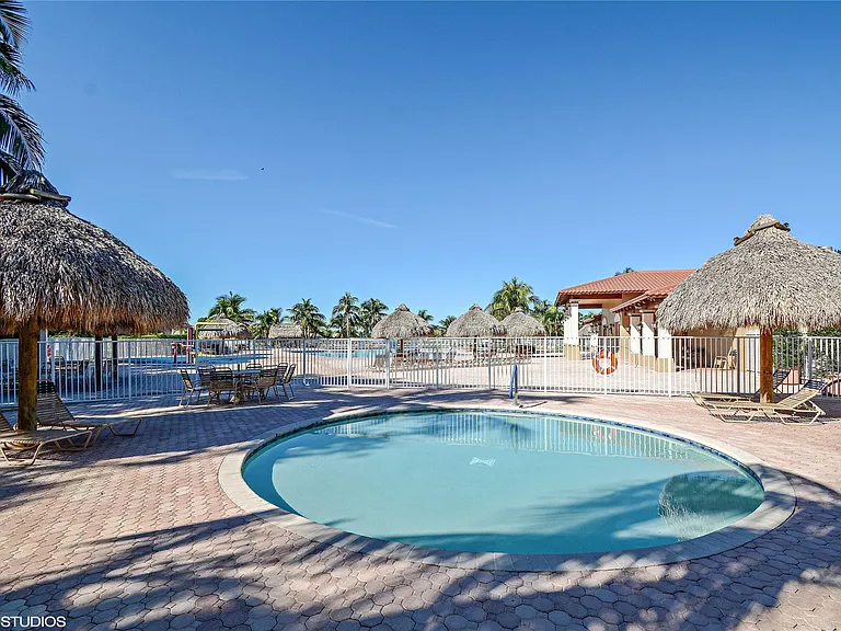 4070 Sanderling Ln — Photo 33