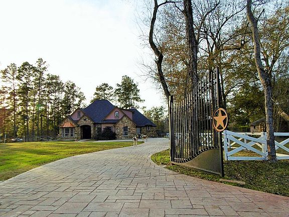 3rd image of 37711 Galleria Oaks Ct