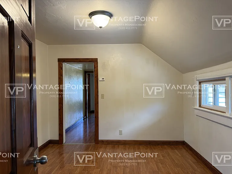 220 S Maple Ave — Photo 3