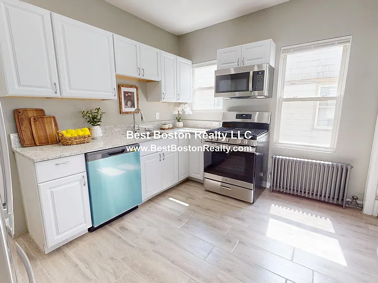 3942 Washington St #2 — Photo 10