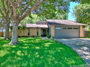 136 Oldtowne Rd, Seguin, TX 78155