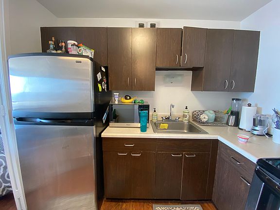 5th image of 1660 N La Salle St #4004