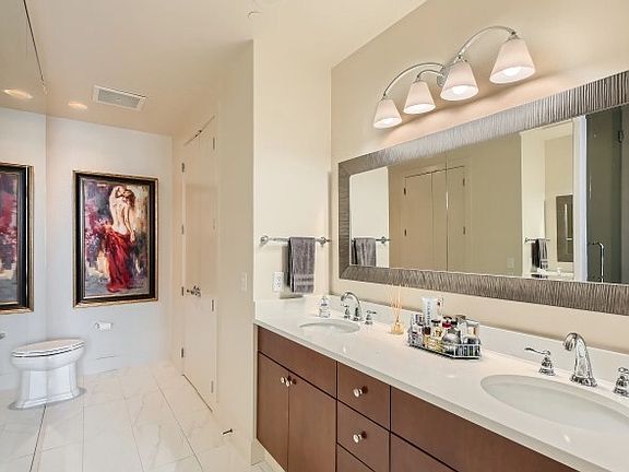 5th image of 610 E Market #185.9