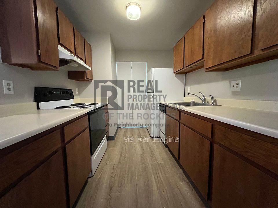 1st image of 4501 Boardwalk Dr Unit Q163