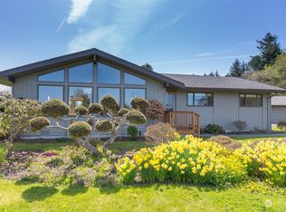 83 Mariners Point Rd, Sequim, WA 98382