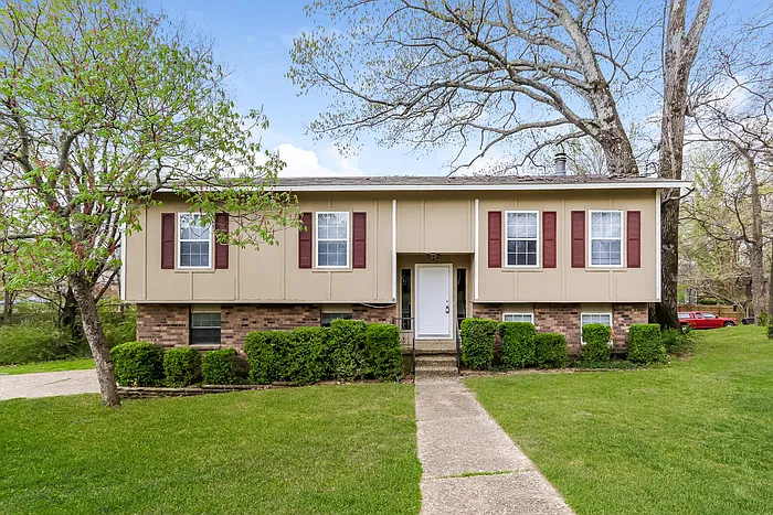 1011 Silver Creek Dr