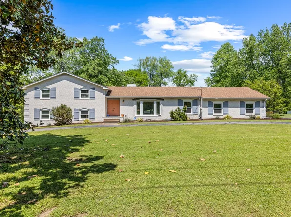 633 Hidden Acres Dr, Madison, TN 37115