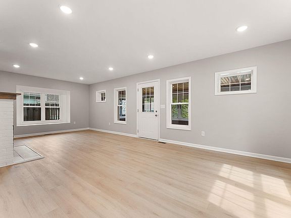 5th image of 104 Williams Ave