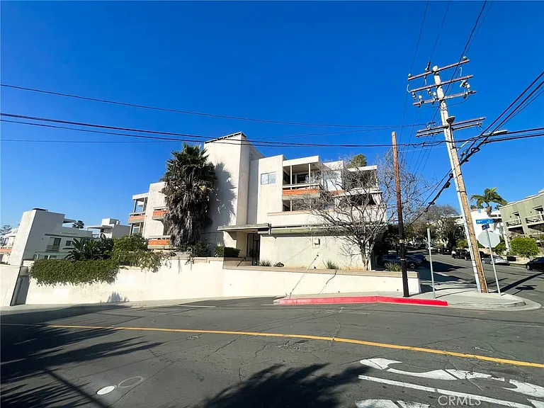 2575 E 19th St #17 — Photo 11
