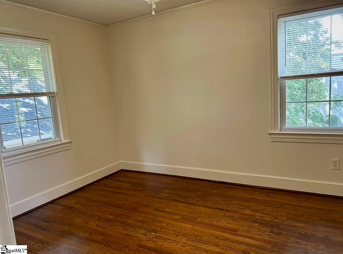 2 bed, $1,300 — Photo 4