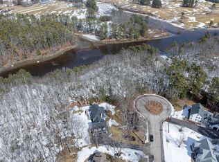 18 Ledgewater Drive, Kennebunk, ME 04043