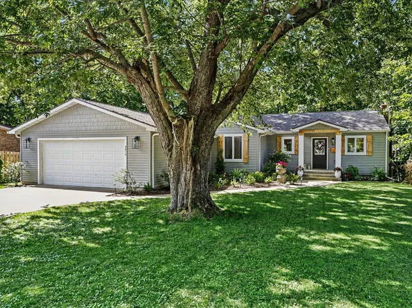 3010 Bonnie Ln, Saint Joseph, MI 49085