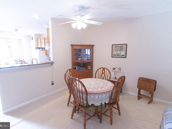 5th image of 417 Amelanchier Ct
