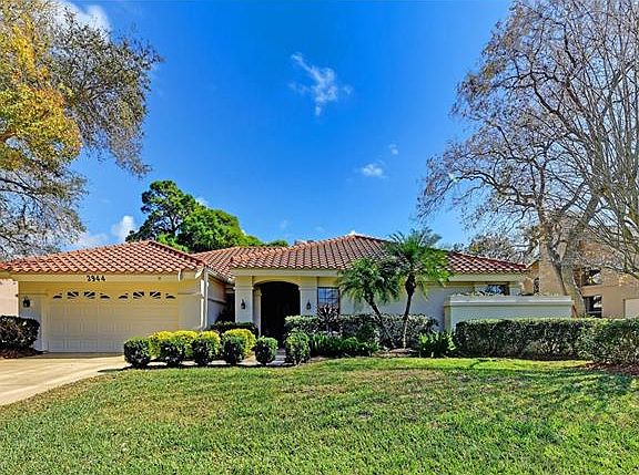 2nd image of 3944 Torrey Pines Blvd