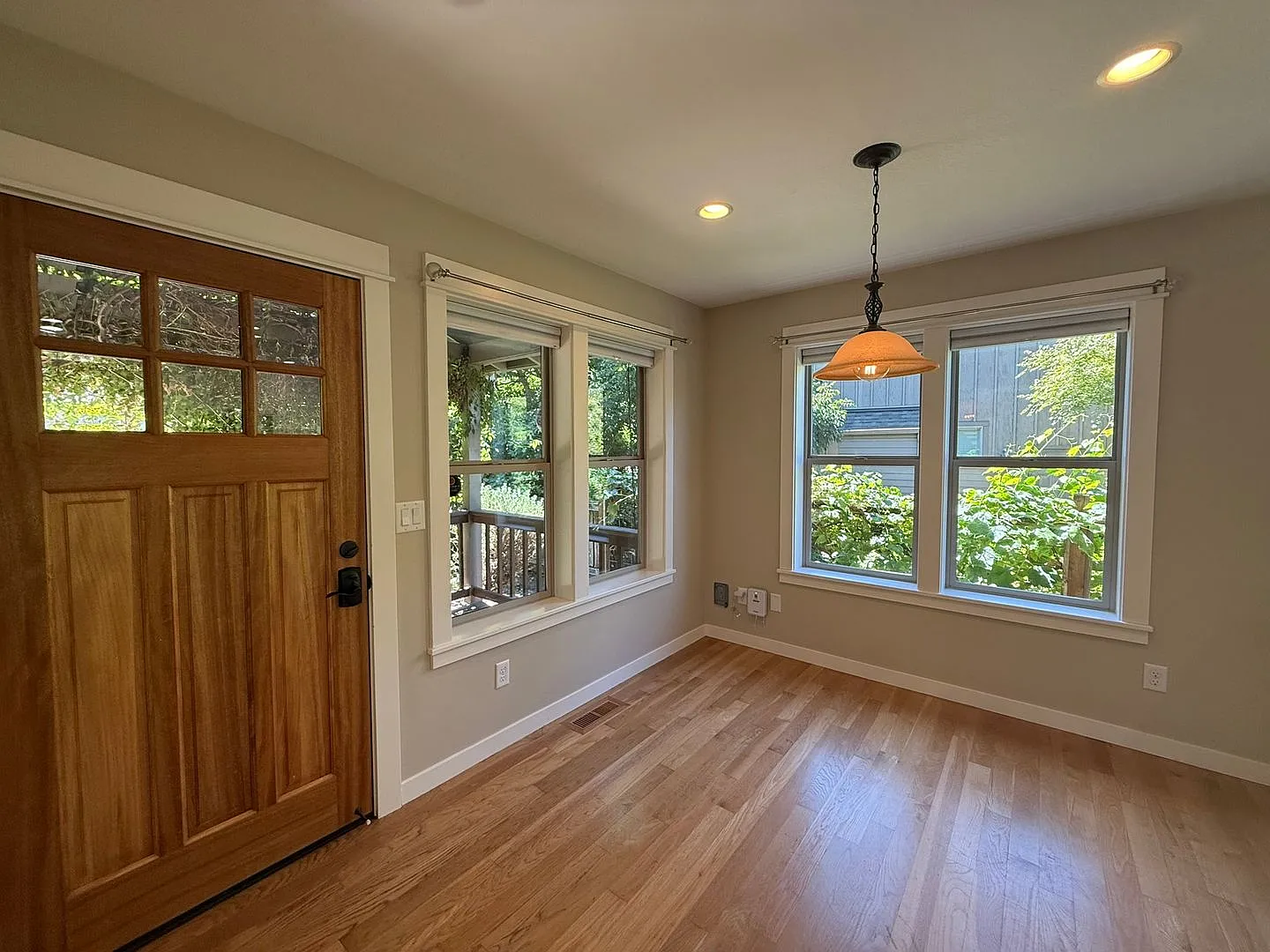 Charming Well-Kept Home — Photo 4