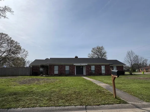 1902 S Cherry St, Stuttgart, AR 72160