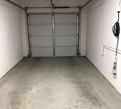 3rd image of 1000 Lake St APT E