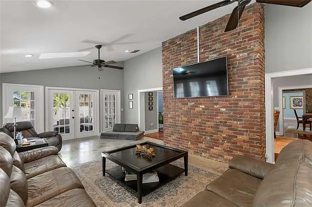 11212 Carrollwood Dr — Photo 41