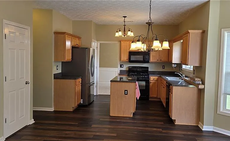 1399 Dulwich Ct — Photo 4