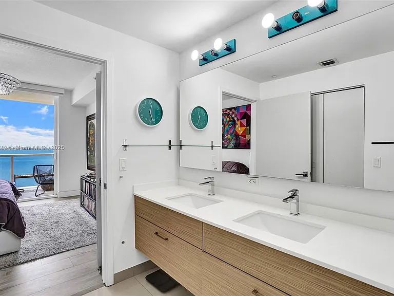600 NE 27th St #1502 — Photo 7