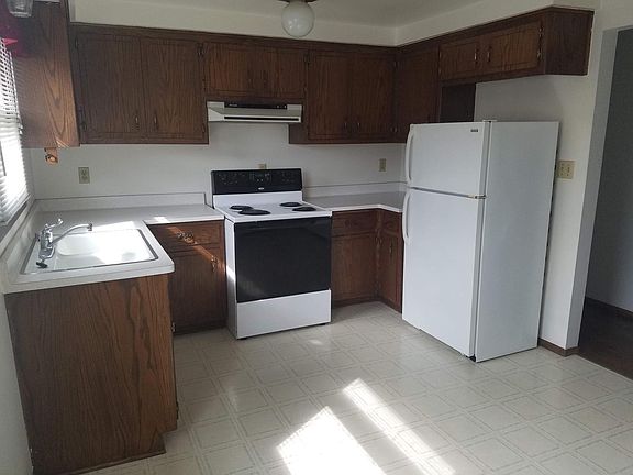 3rd image of 1640 Carroll Ave