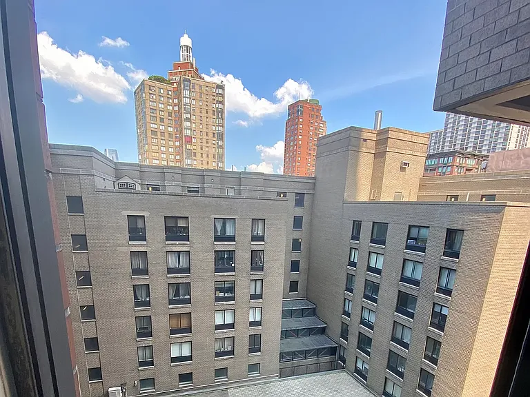 200 Rector Pl #9C — Photo 17