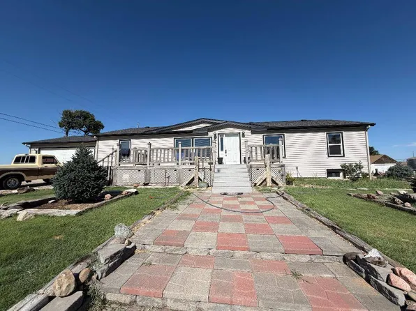 203 S Campbell St, Lakin, KS 67860