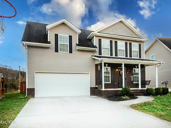 2nd image of 7324 Lucky Clover Ln