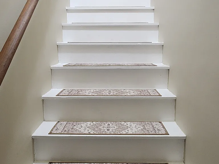 469 Locust Ave — Photo 13