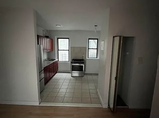 21-16 35th St APT 3A, Astoria, NY 11105
