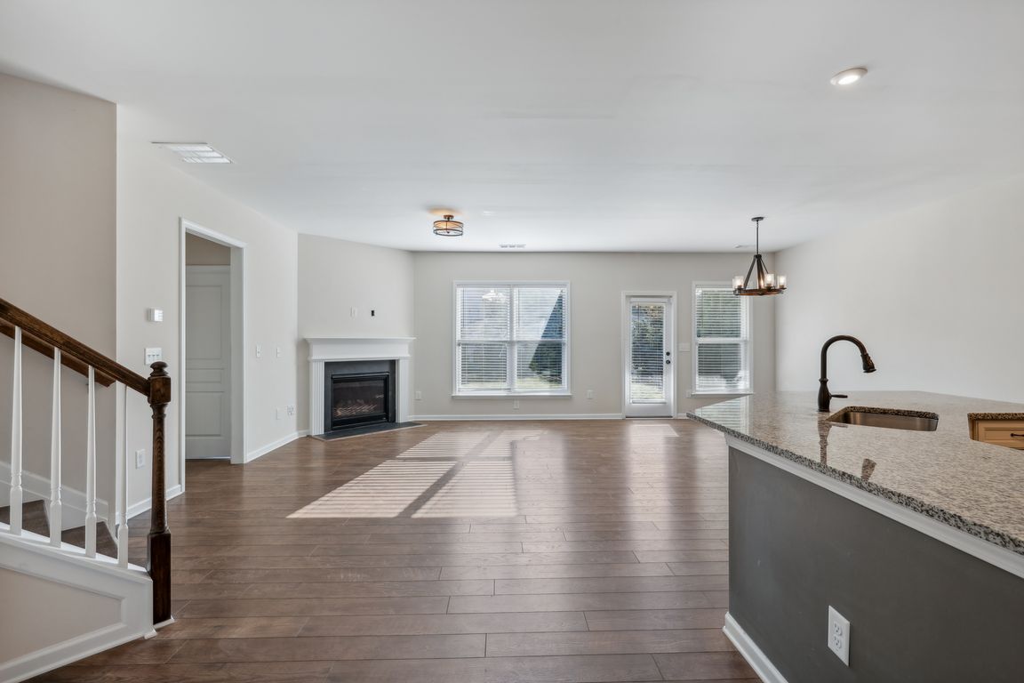 Academy Ln-012.jpg