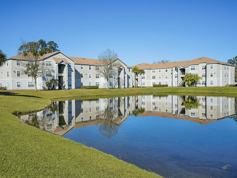 Grande Court Apartments — Photo 12