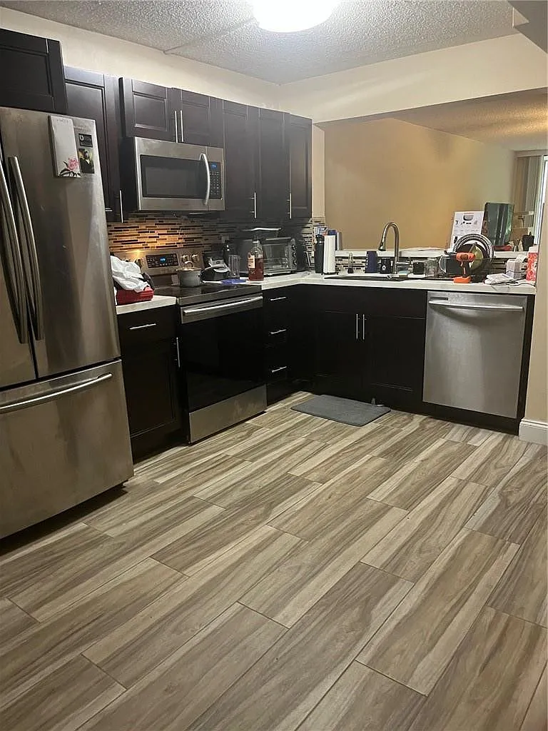 2 bed, 2.0 bath, 1060 sqft, $2,300 — Photo 4
