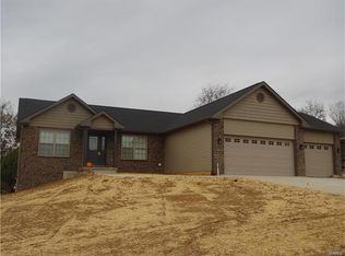 767 Bridgewater Xing, Villa Ridge, MO 63089