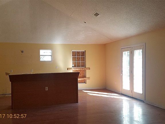 3rd image of 1901 S Schiller St