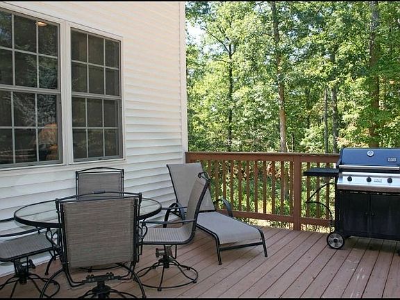 2nd image of 118 Acorn Ct