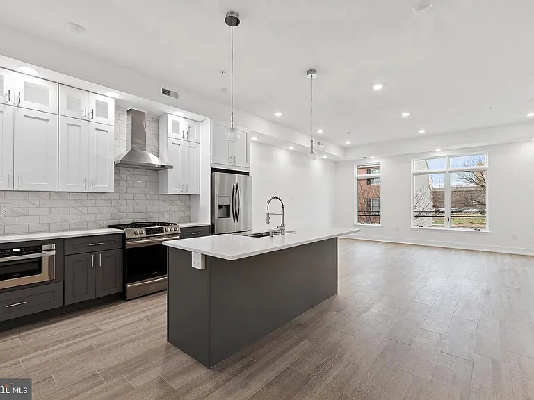 1335 N Franklin St #2 — Photo 5