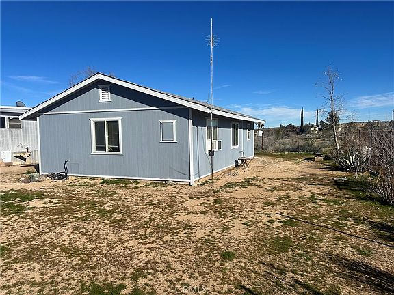 4th image of 1477 Artesia Ave