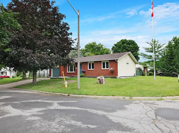 1401 Metz Cres, Ottawa, ON K1K 3Z7