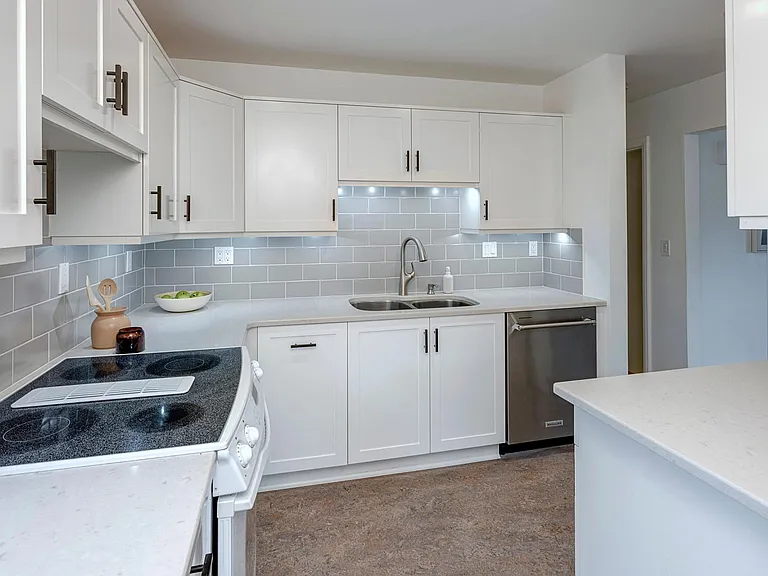 808 W Armour St — Photo 28