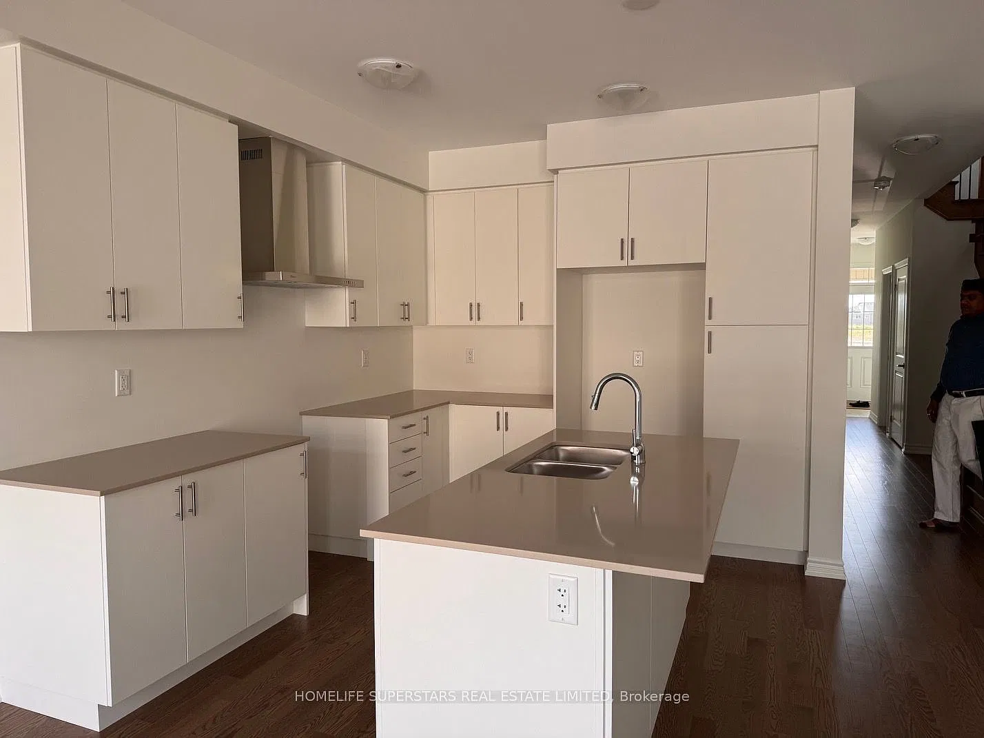 4 bed, $3,450 — Photo 4