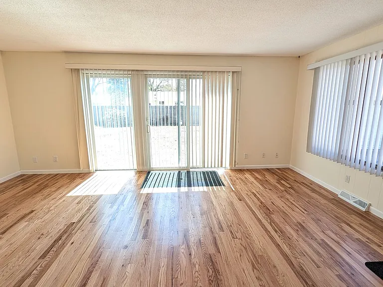 755 Oakmere Pl — Photo 7