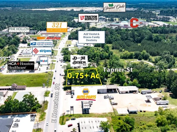 102 Tanner St, Liberty, TX 77575