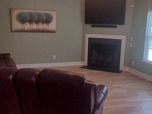 2nd image of 2021 Heron Pointe Dr