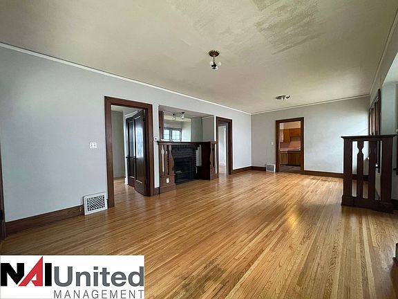 2nd image of 1908 S Cypress St