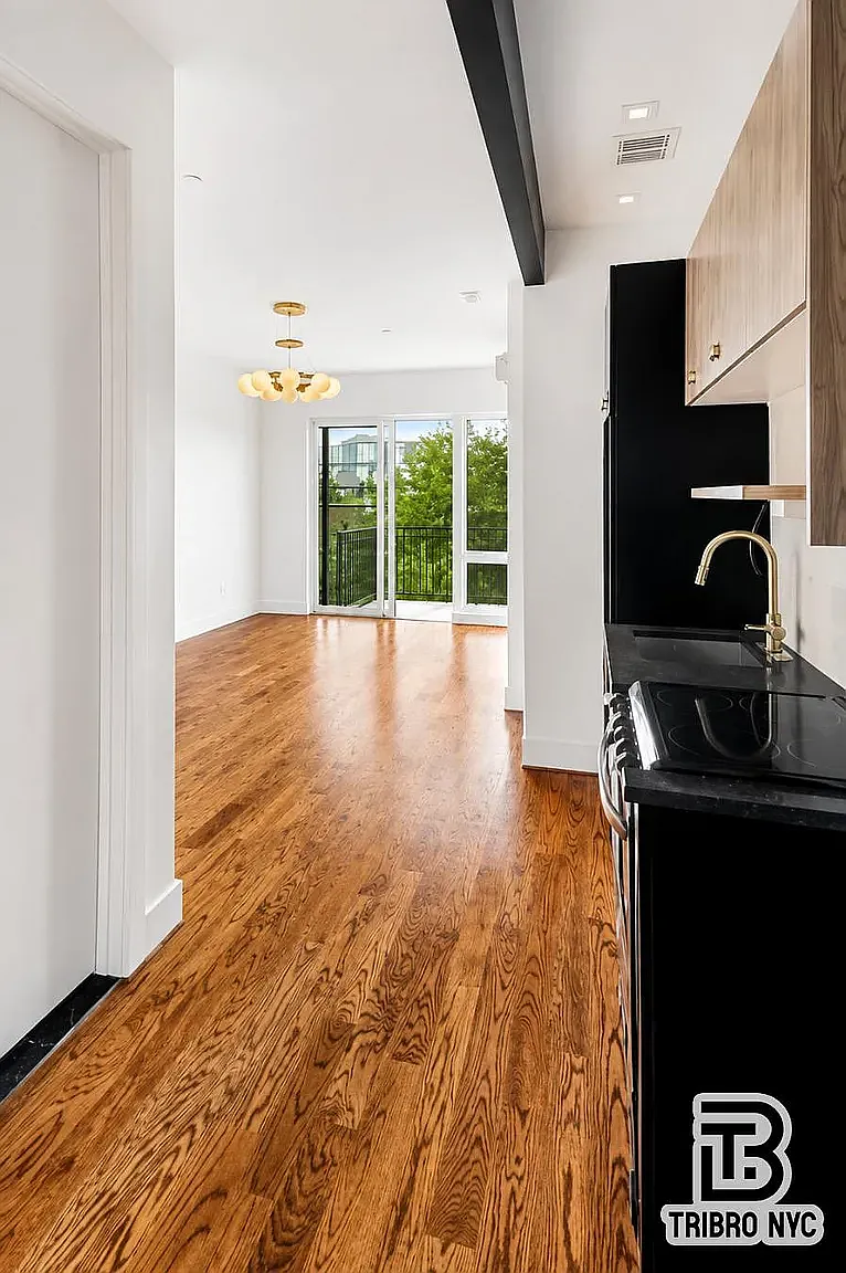 133 Brown Place — Photo 3