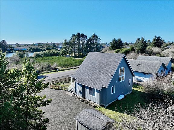3rd image of 934 Wawona Avenue SE